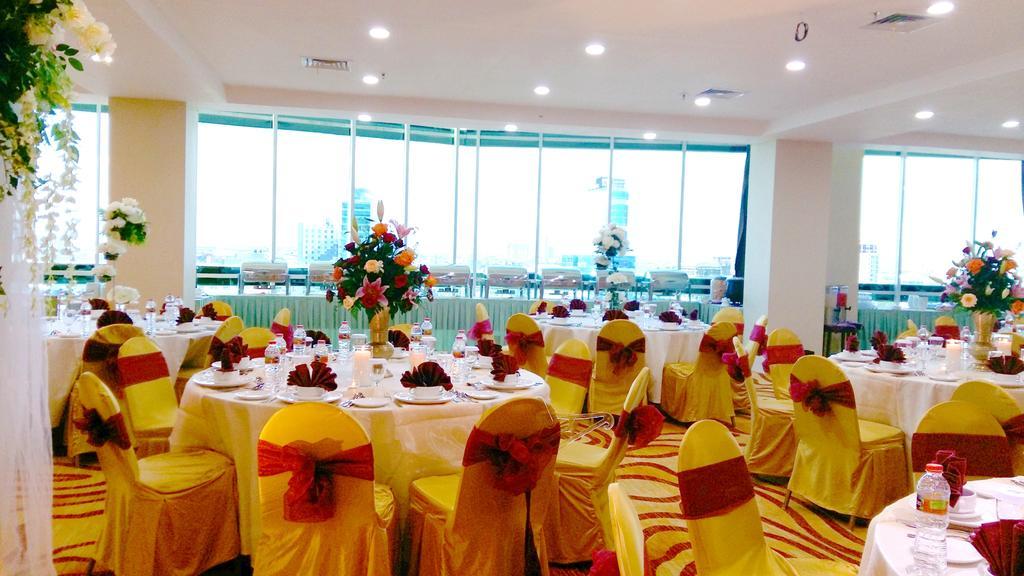 Travellers Hotel Phinisi