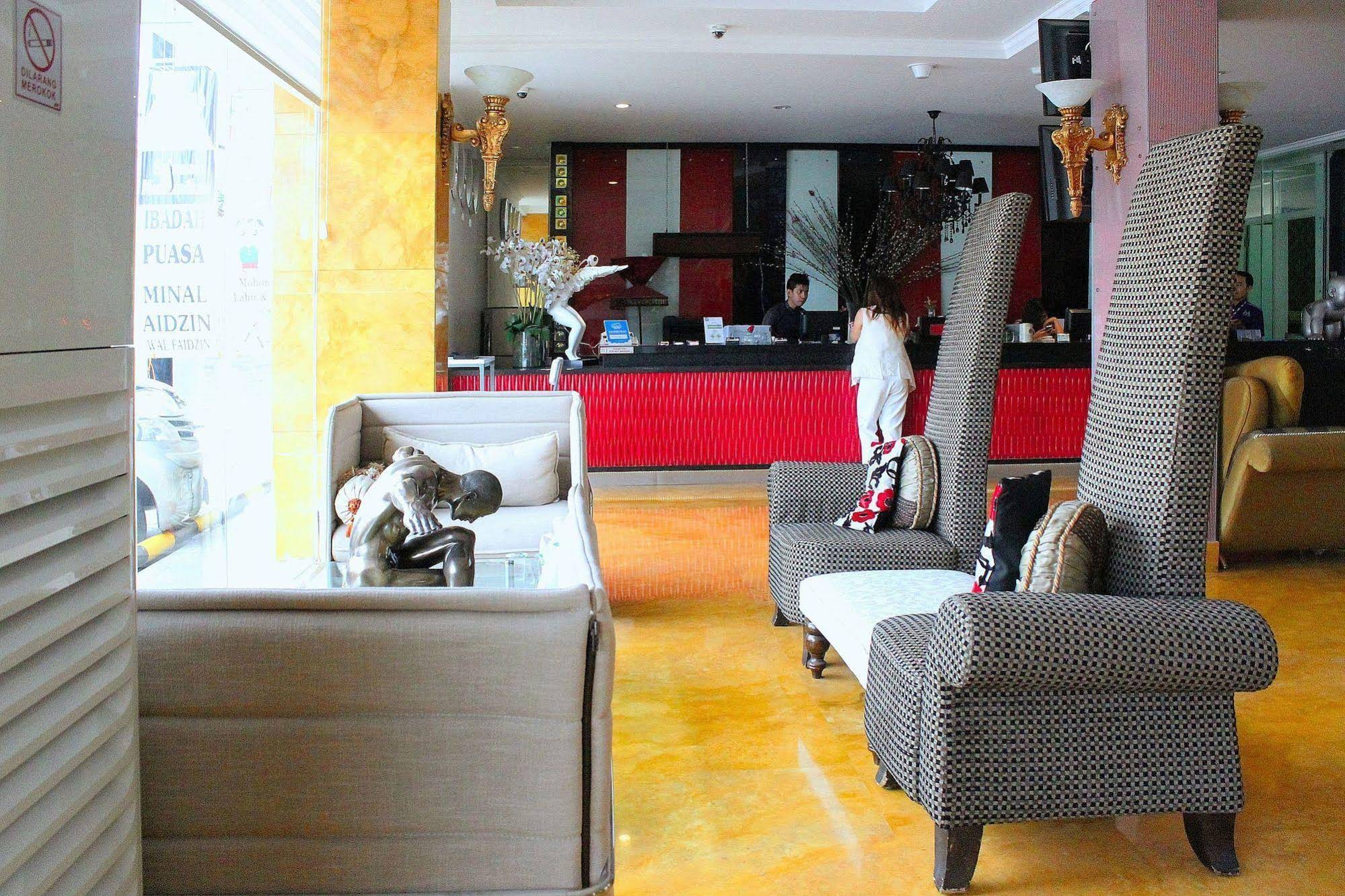 M Boutique Hotel by ZEN Rooms