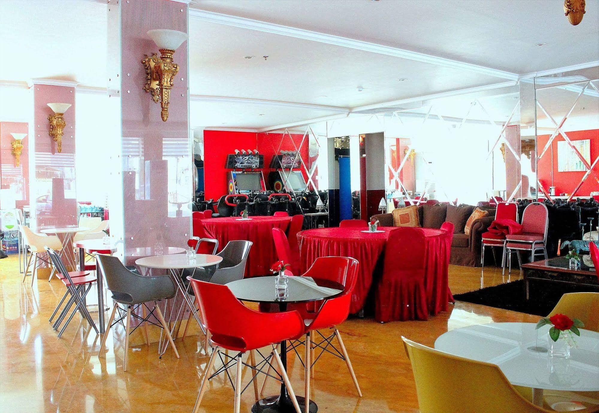 M Boutique Hotel by ZEN Rooms