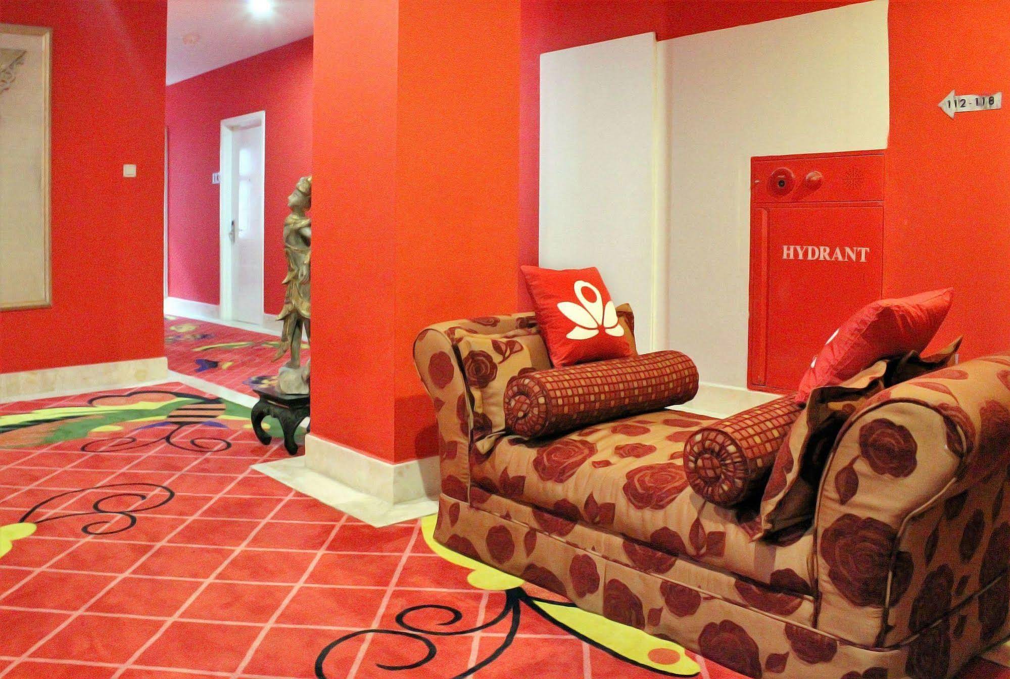 M Boutique Hotel by ZEN Rooms