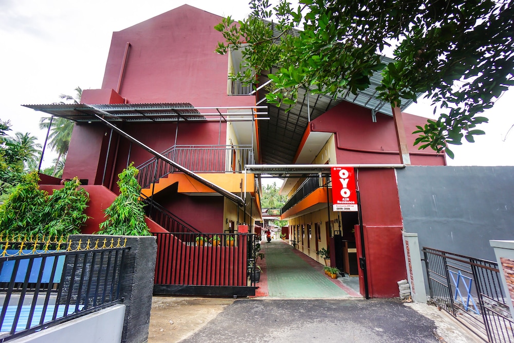 A2b Residence by OYO Rooms