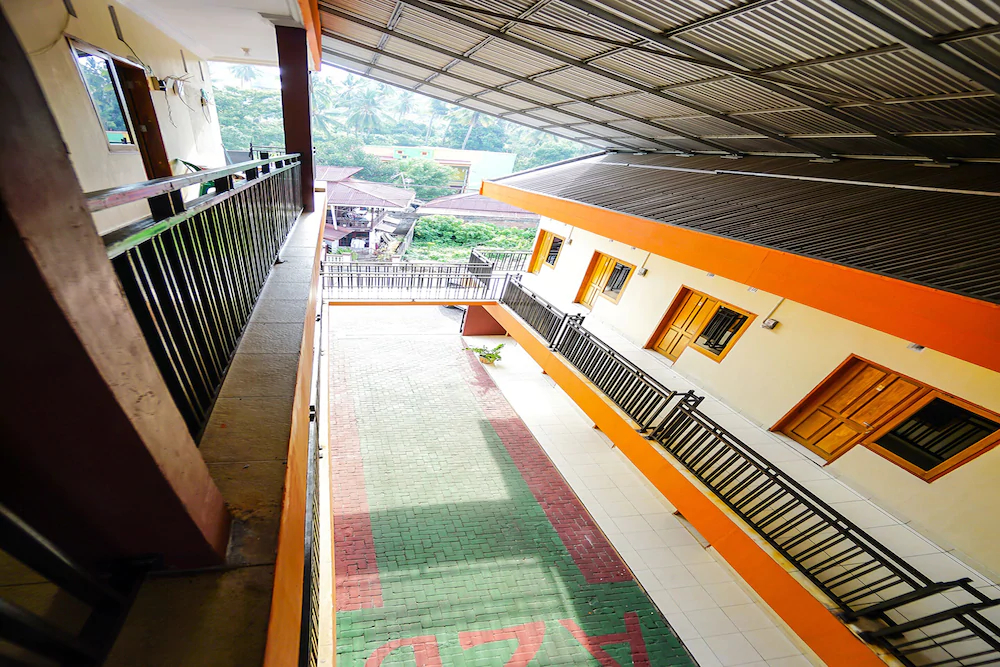 A2b Residence by OYO Rooms