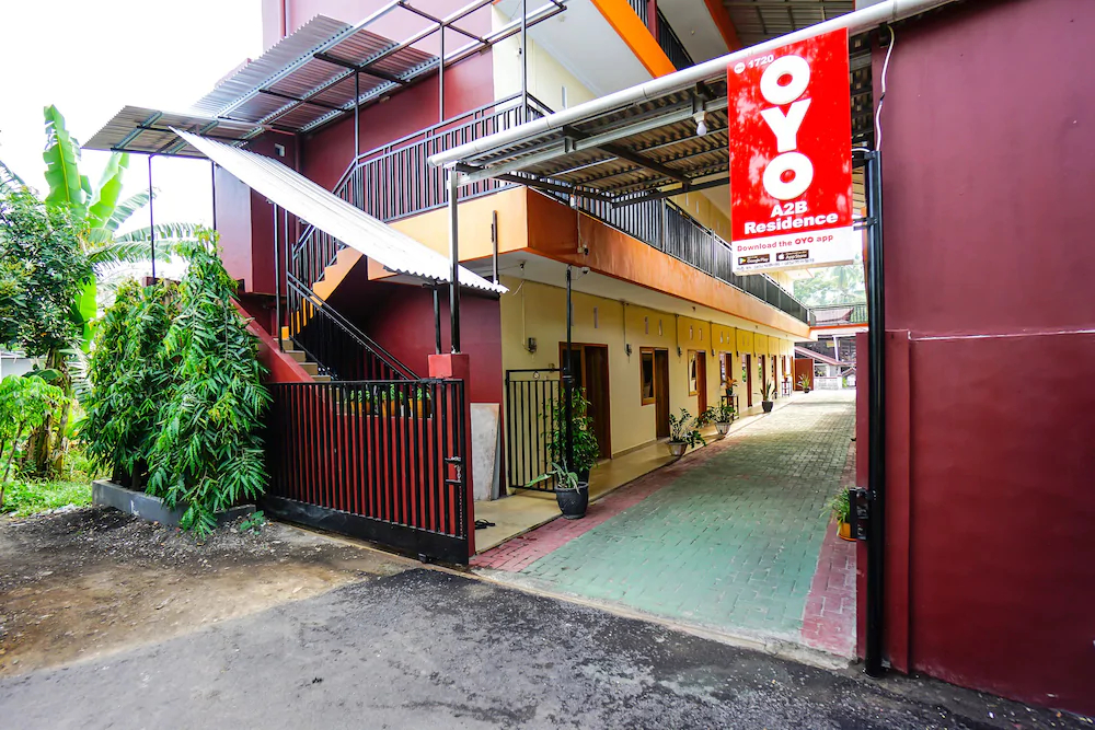 A2b Residence by OYO Rooms