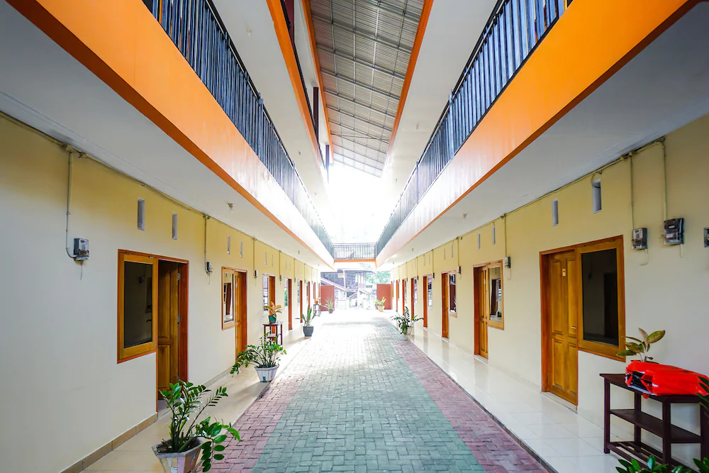 A2b Residence by OYO Rooms