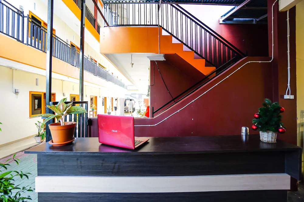 A2b Residence by OYO Rooms