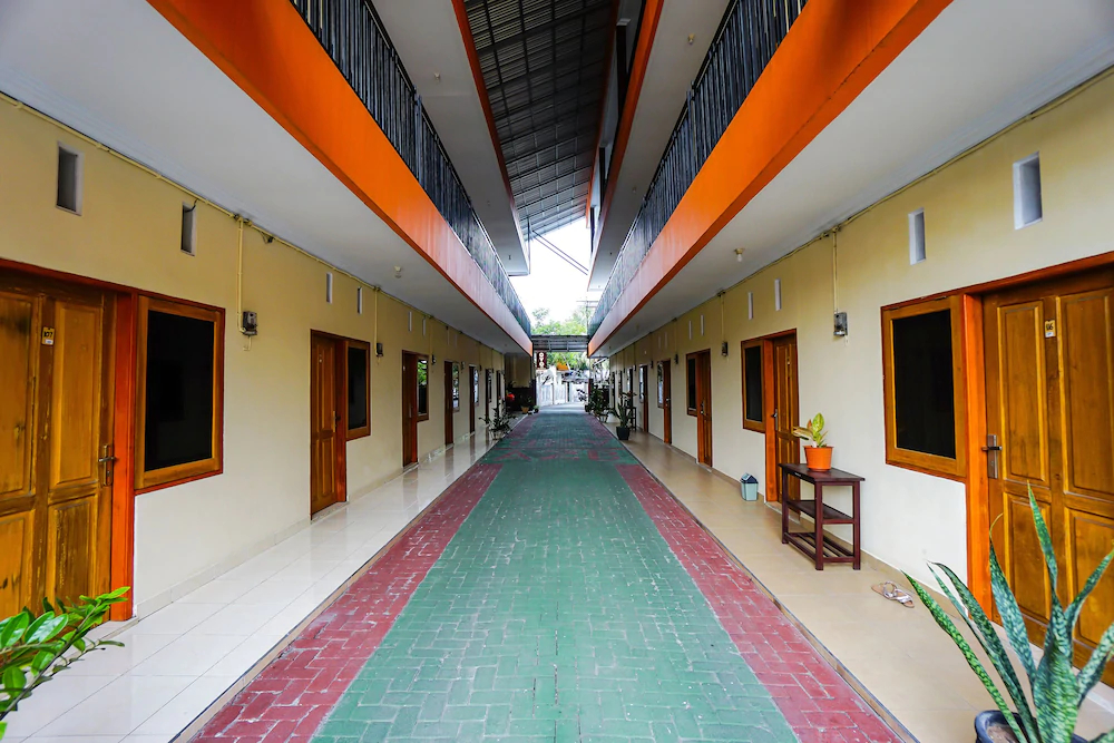 A2b Residence by OYO Rooms