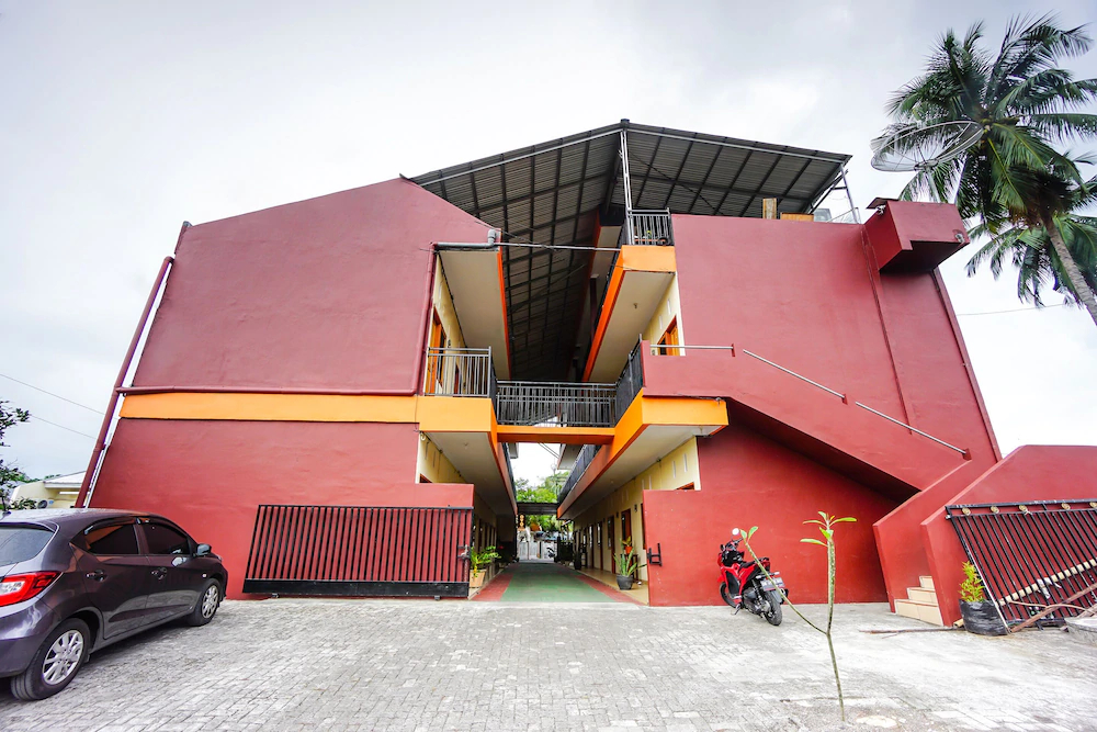 A2b Residence by OYO Rooms