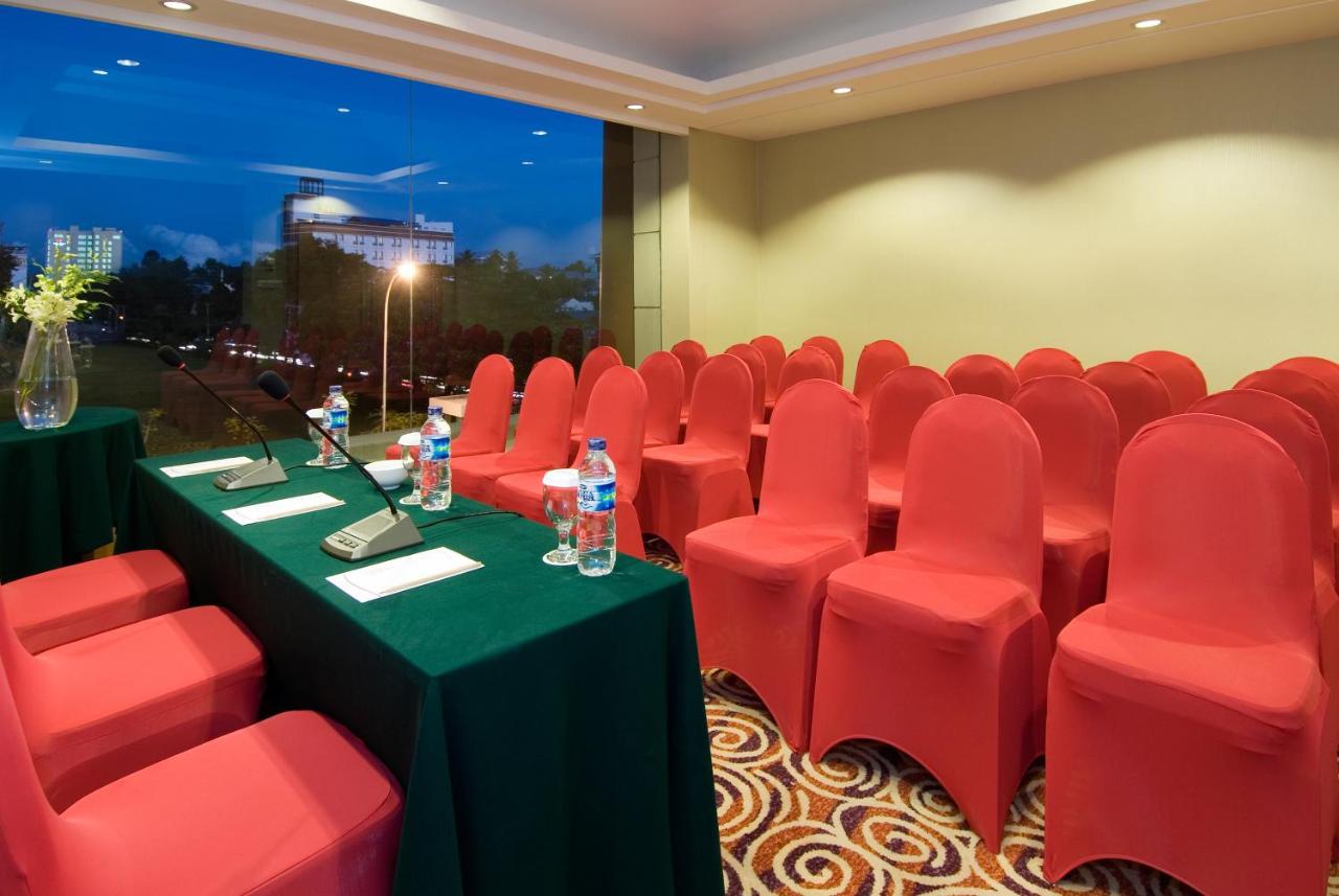 Aston Manado Hotel
