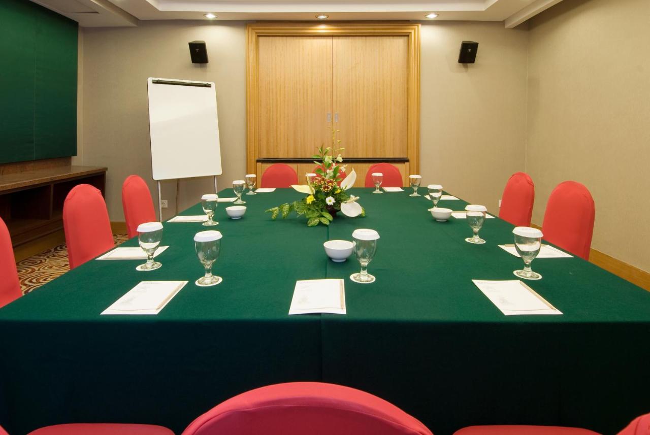 Aston Manado Hotel