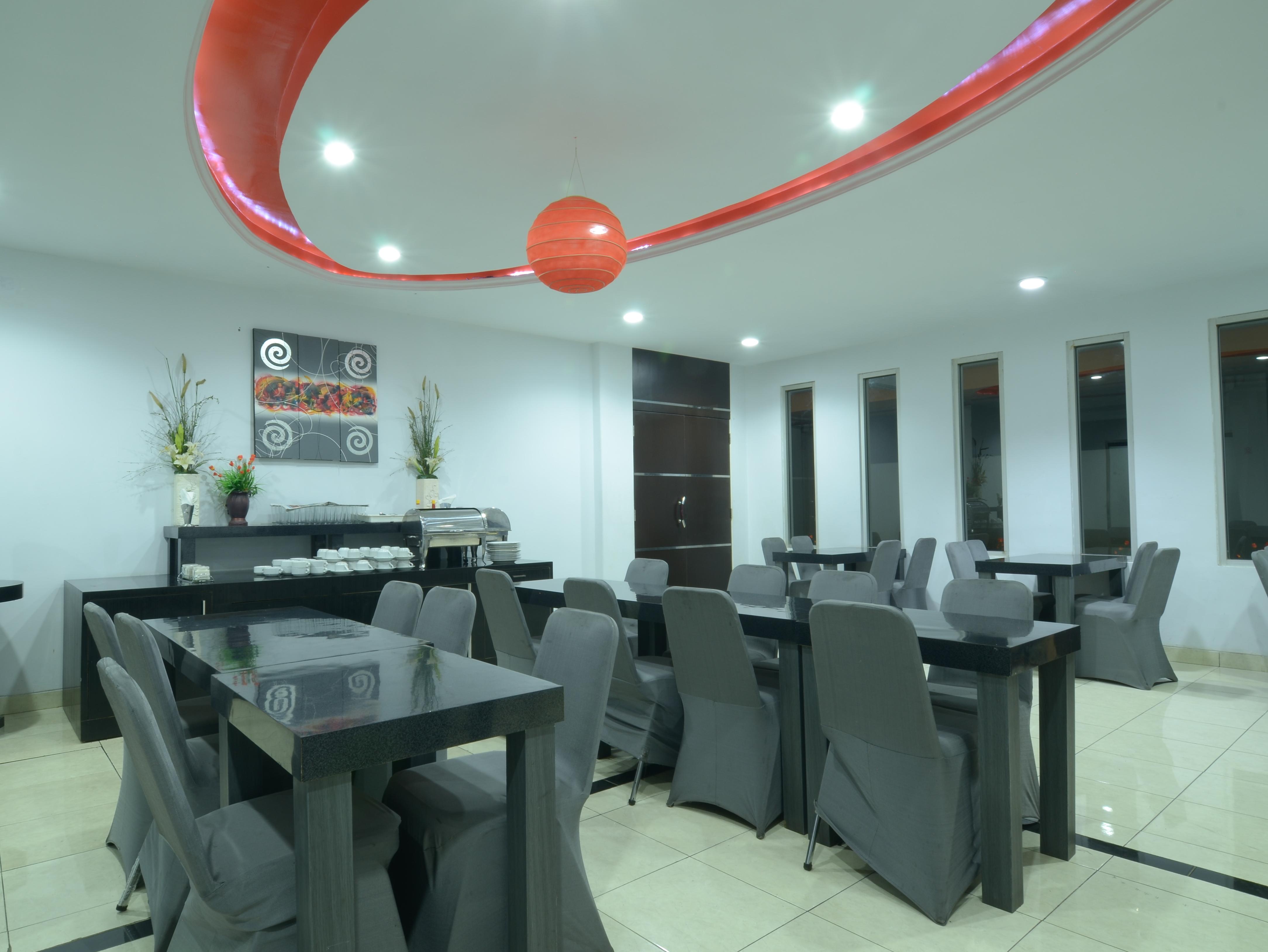 Boulevard Hotel