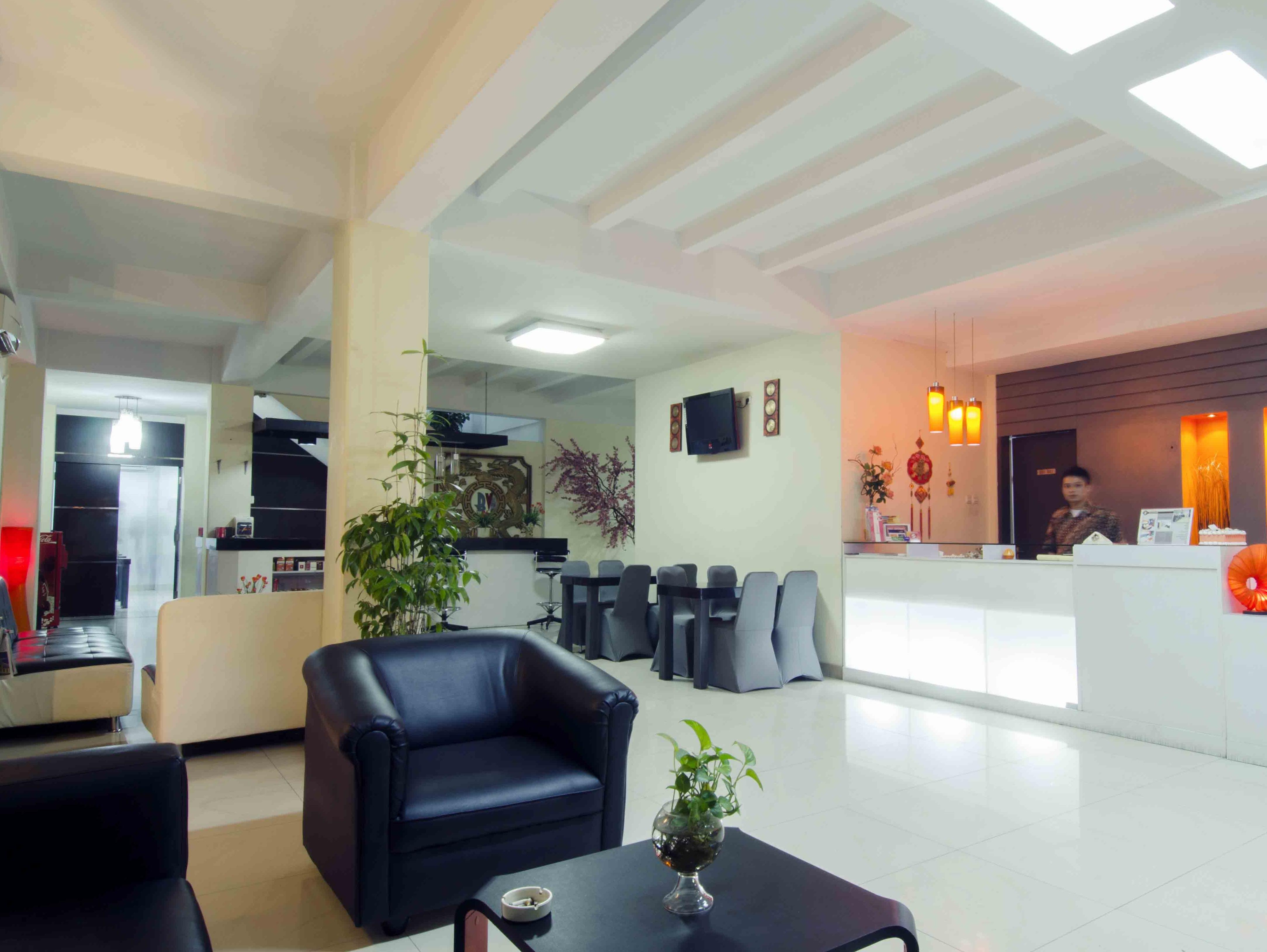 Boulevard Hotel