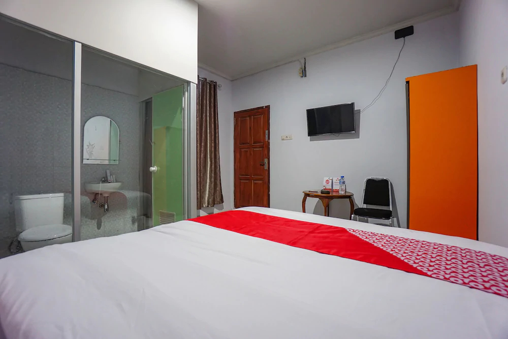 Bs Residence by OYO Rooms