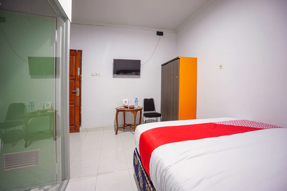 Bs Residence by OYO Rooms