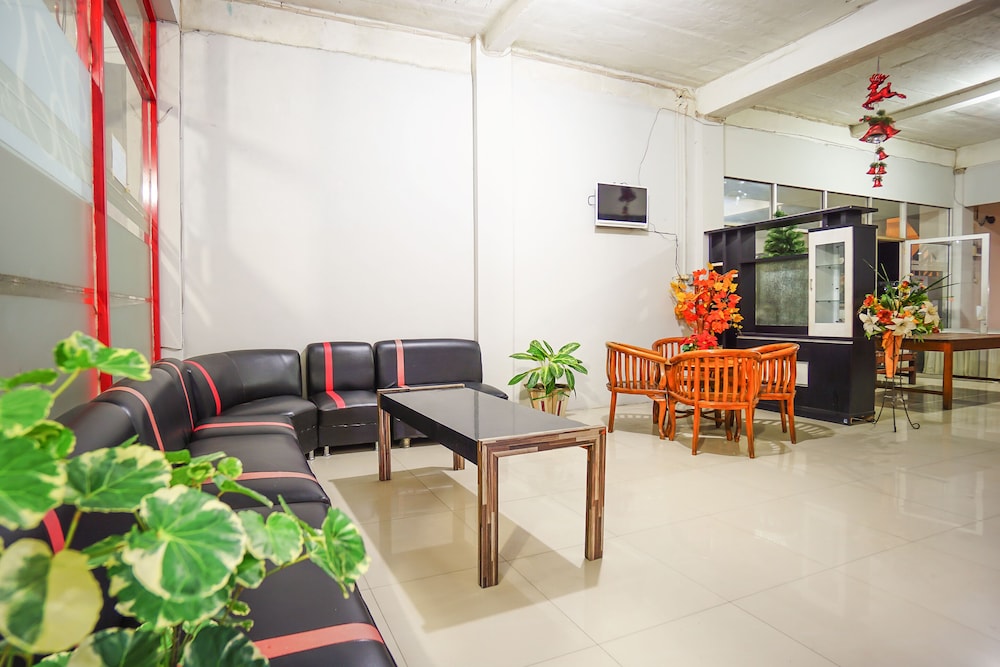 Bs Residence by OYO Rooms