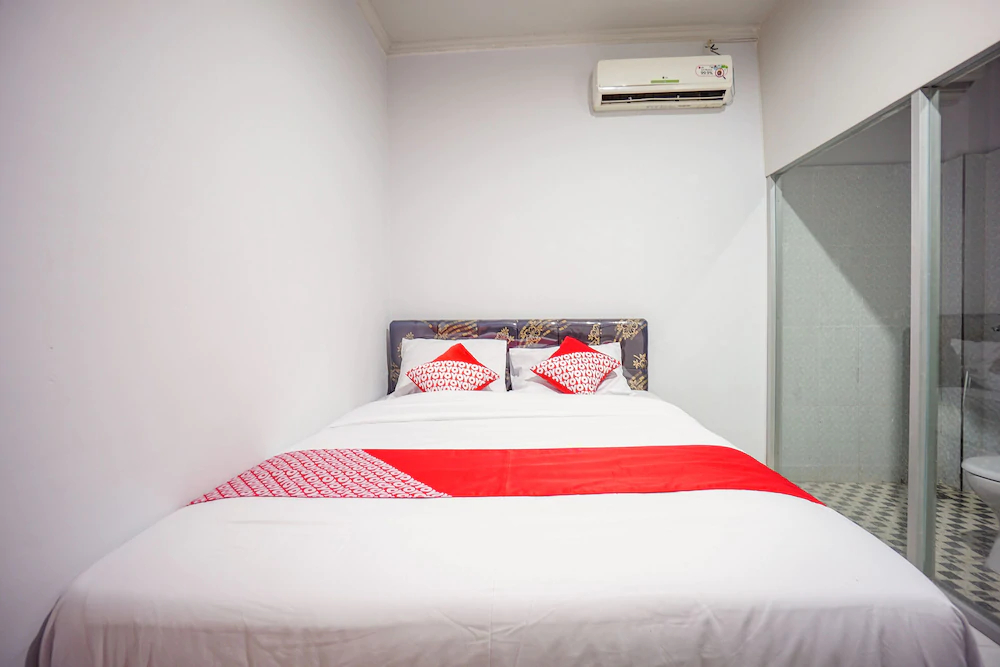 Bs Residence by OYO Rooms