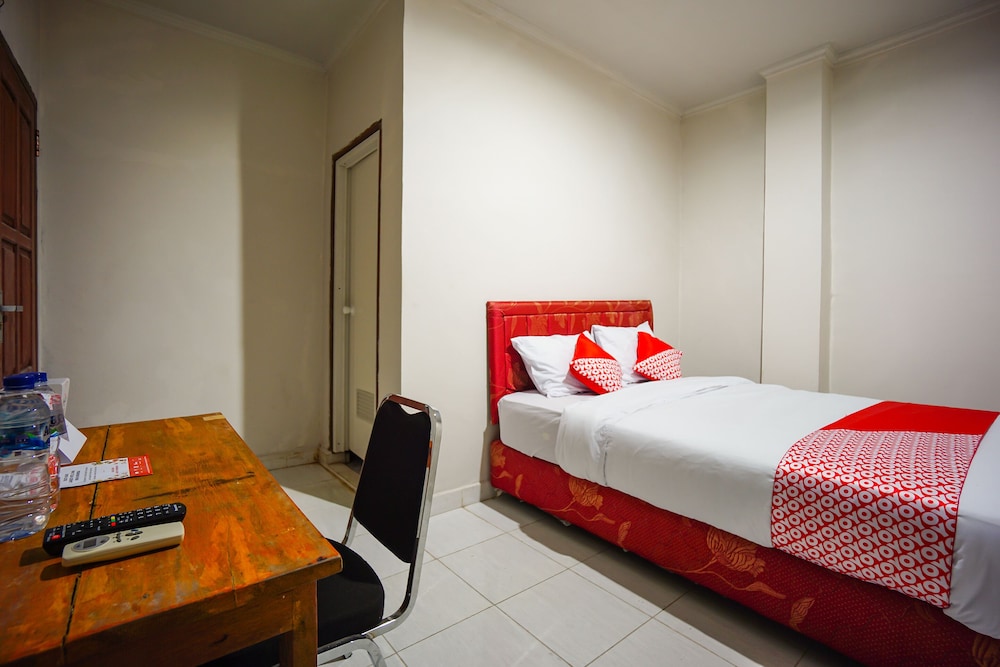 Bs Residence by OYO Rooms