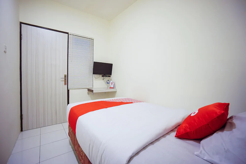 Cozy Home by OYO Rooms