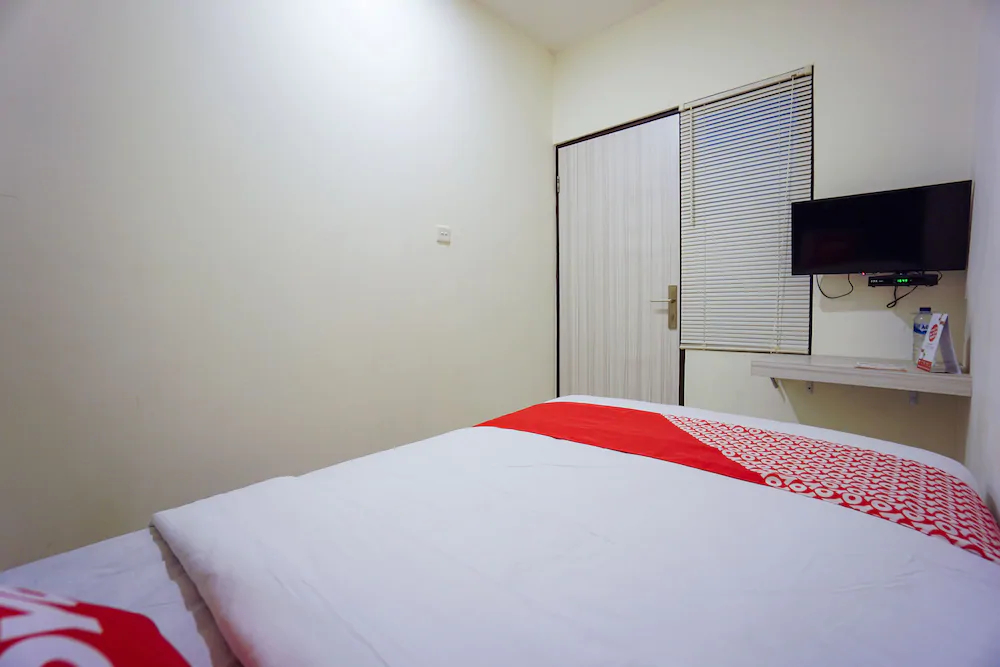 Cozy Home by OYO Rooms