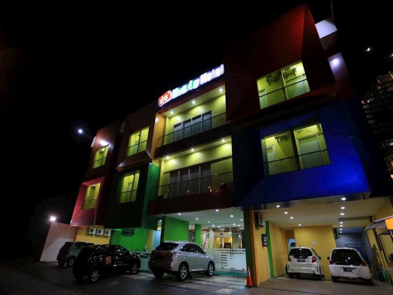 De Nearby Hotel