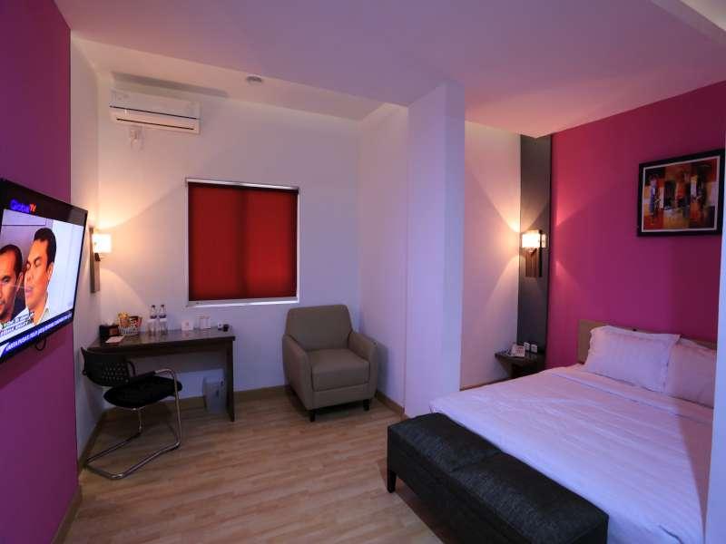 De Nearby Hotel