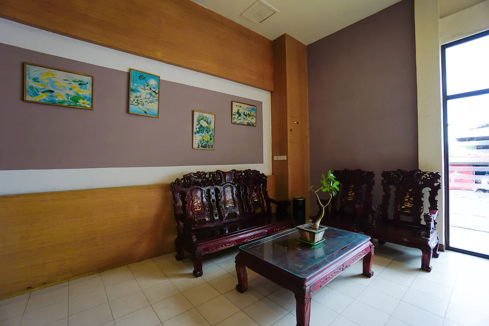 D'karombasan Hotel by OYO Rooms