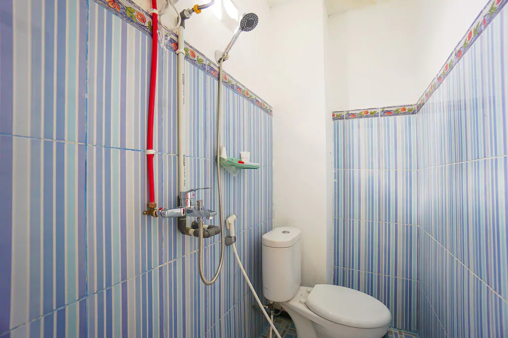 Edward Residence Malalayang by OYO Rooms