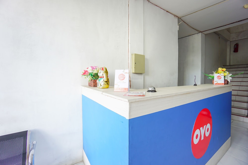 Edward Residence Malalayang by OYO Rooms