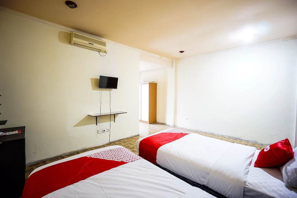 Galaxy Hotel by OYO Rooms
