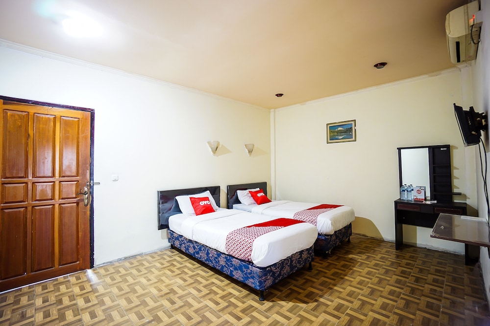 Galaxy Hotel by OYO Rooms