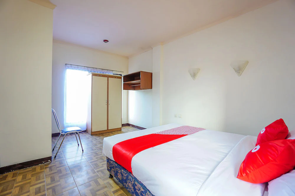 Galaxy Hotel by OYO Rooms
