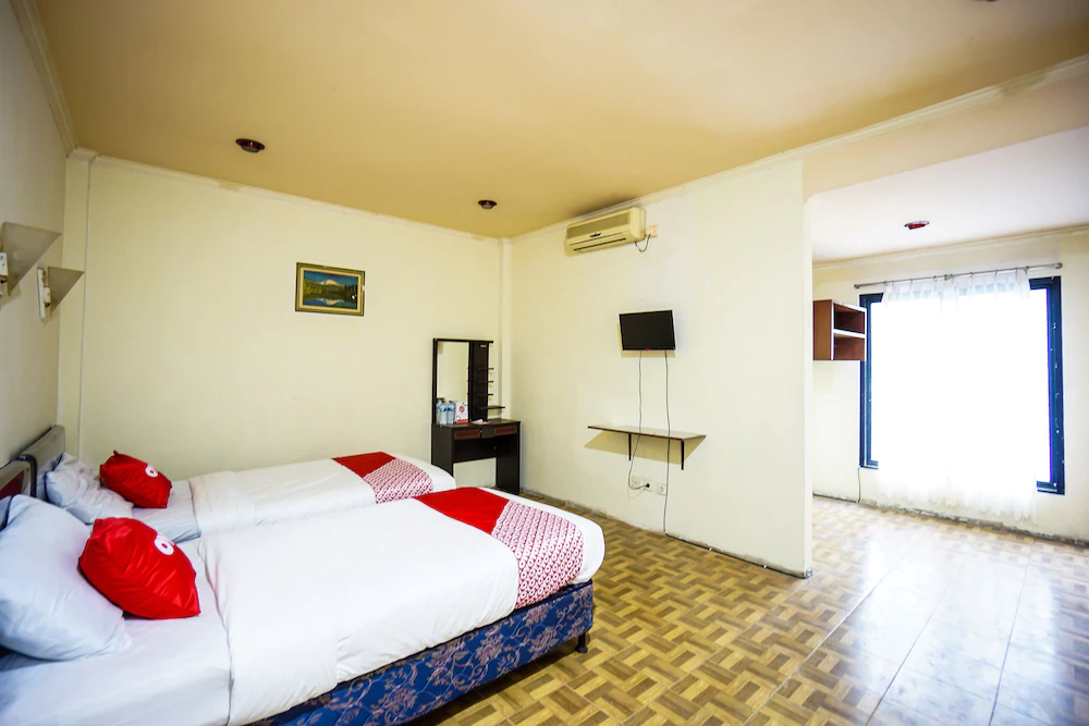 Galaxy Hotel by OYO Rooms