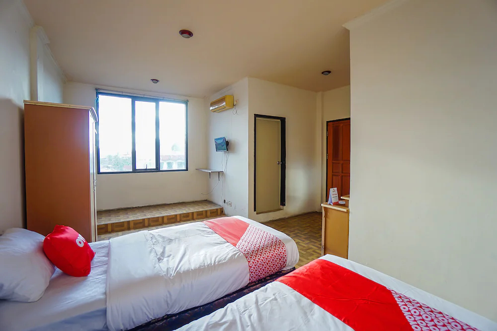 Galaxy Hotel by OYO Rooms