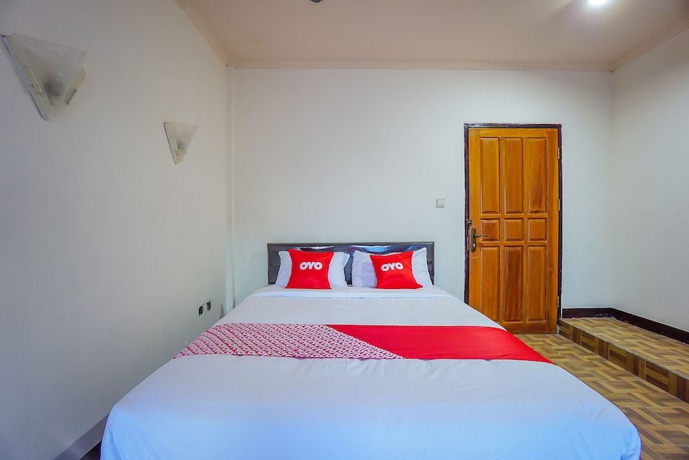 Galaxy Hotel by OYO Rooms