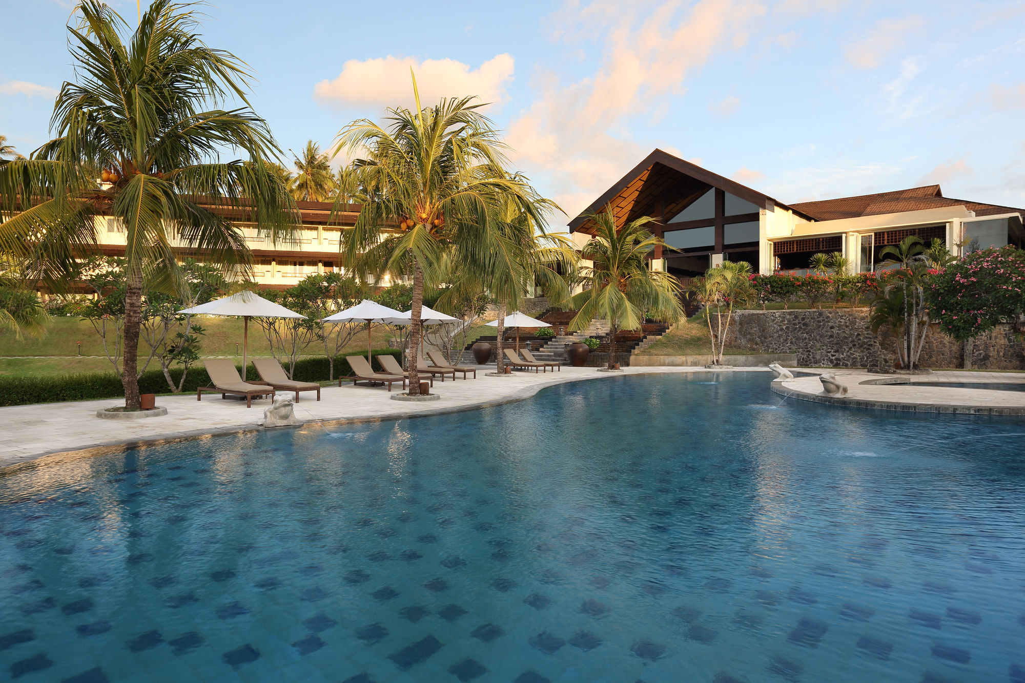 Grand Luley Resort & Dive