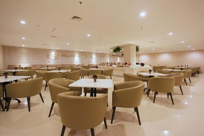 Grand Whiz Megamas Manado