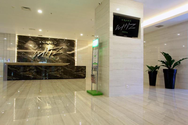 Grand Whiz Megamas Manado