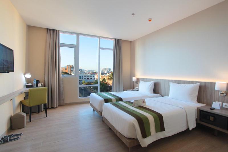 Grand Whiz Megamas Manado