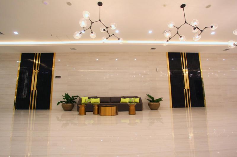 Grand Whiz Megamas Manado