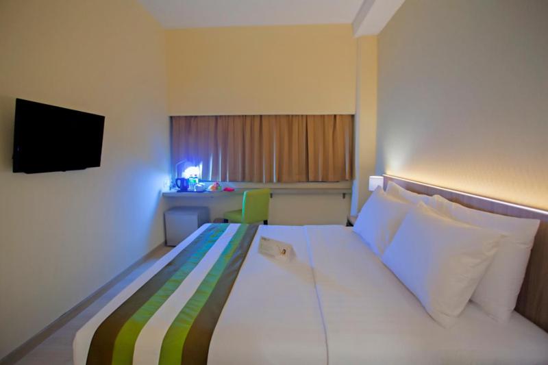 Grand Whiz Megamas Manado