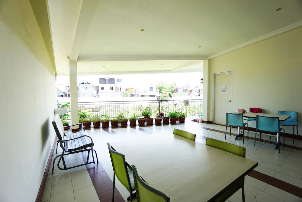 Hotel D'kanaka Riverview by OYO Rooms