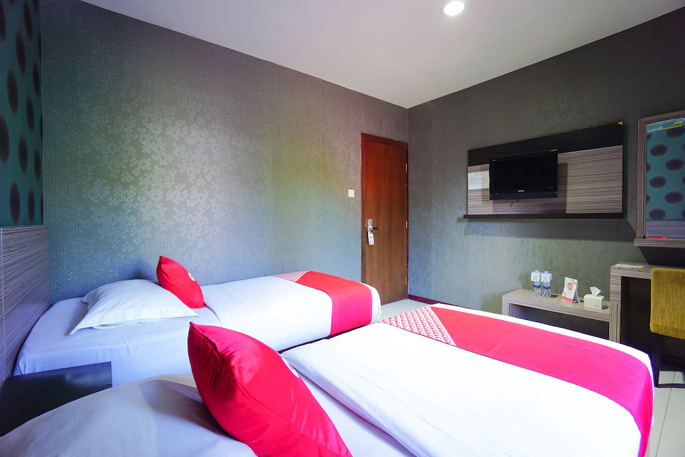 Hotel D'komo by OYO Rooms