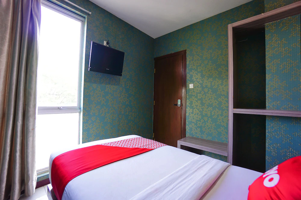 Hotel D'komo by OYO Rooms