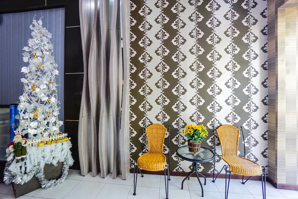 Hotel D'komo by OYO Rooms