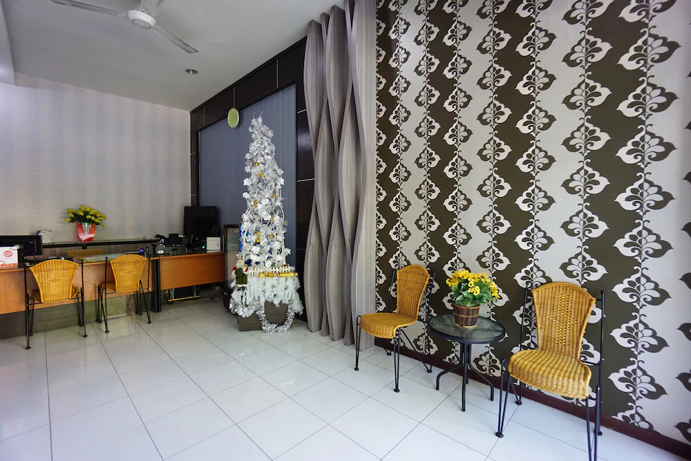 Hotel D'komo by OYO Rooms