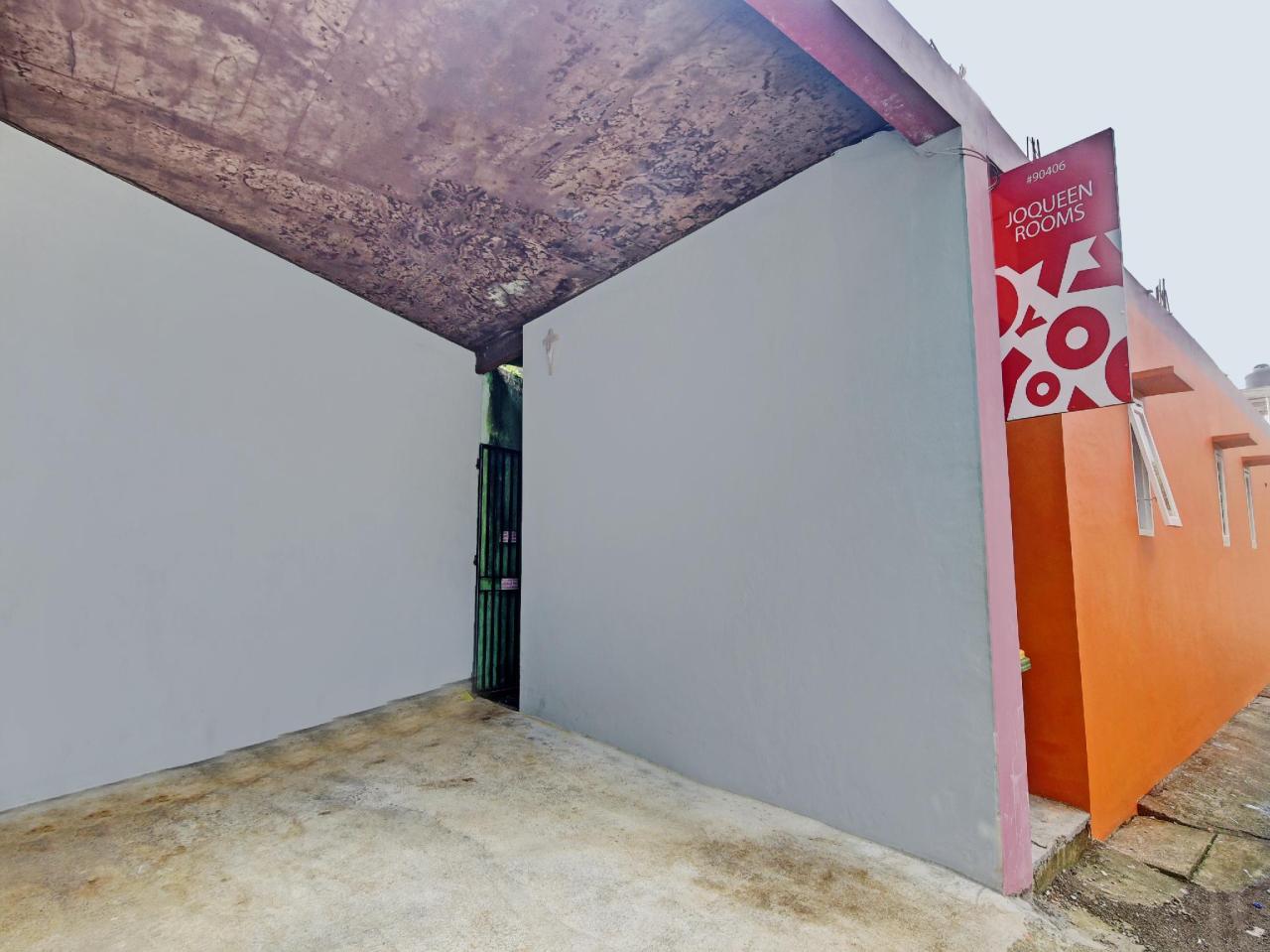 Joqueen Rooms by OYO Rooms