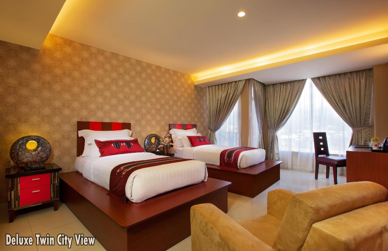 Lion Hotel & Plaza