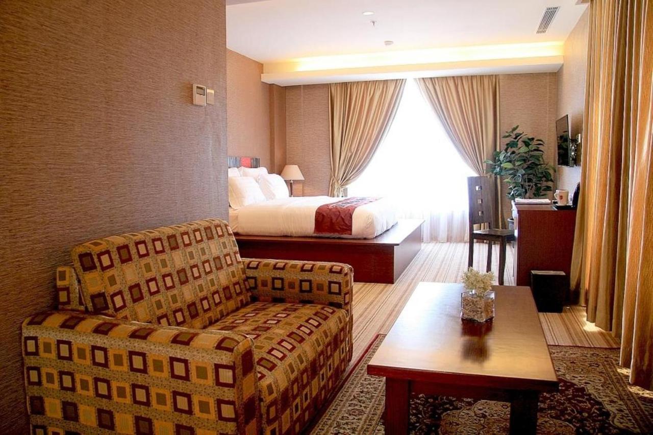 Lion Hotel & Plaza