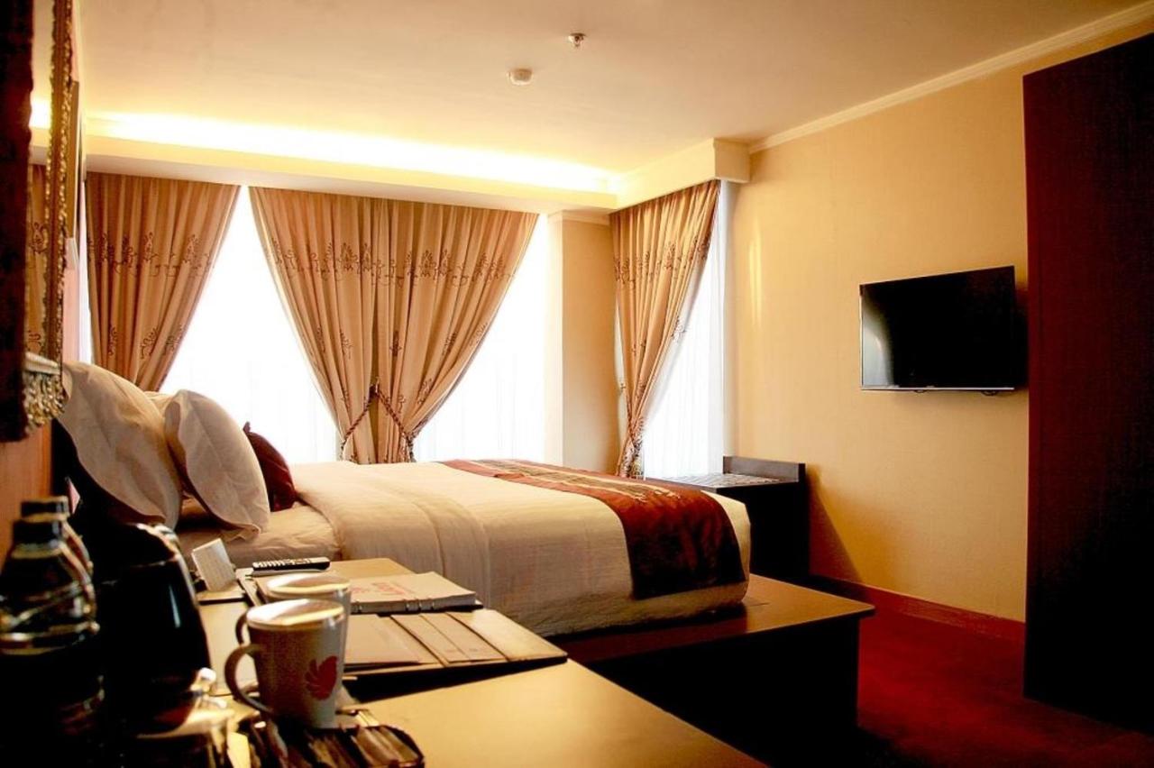 Lion Hotel & Plaza