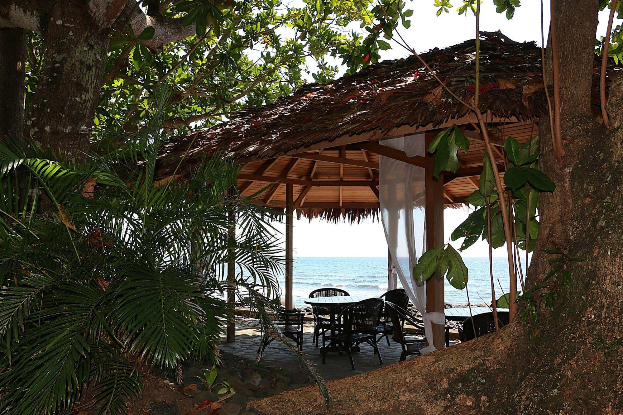 Mapia Resort