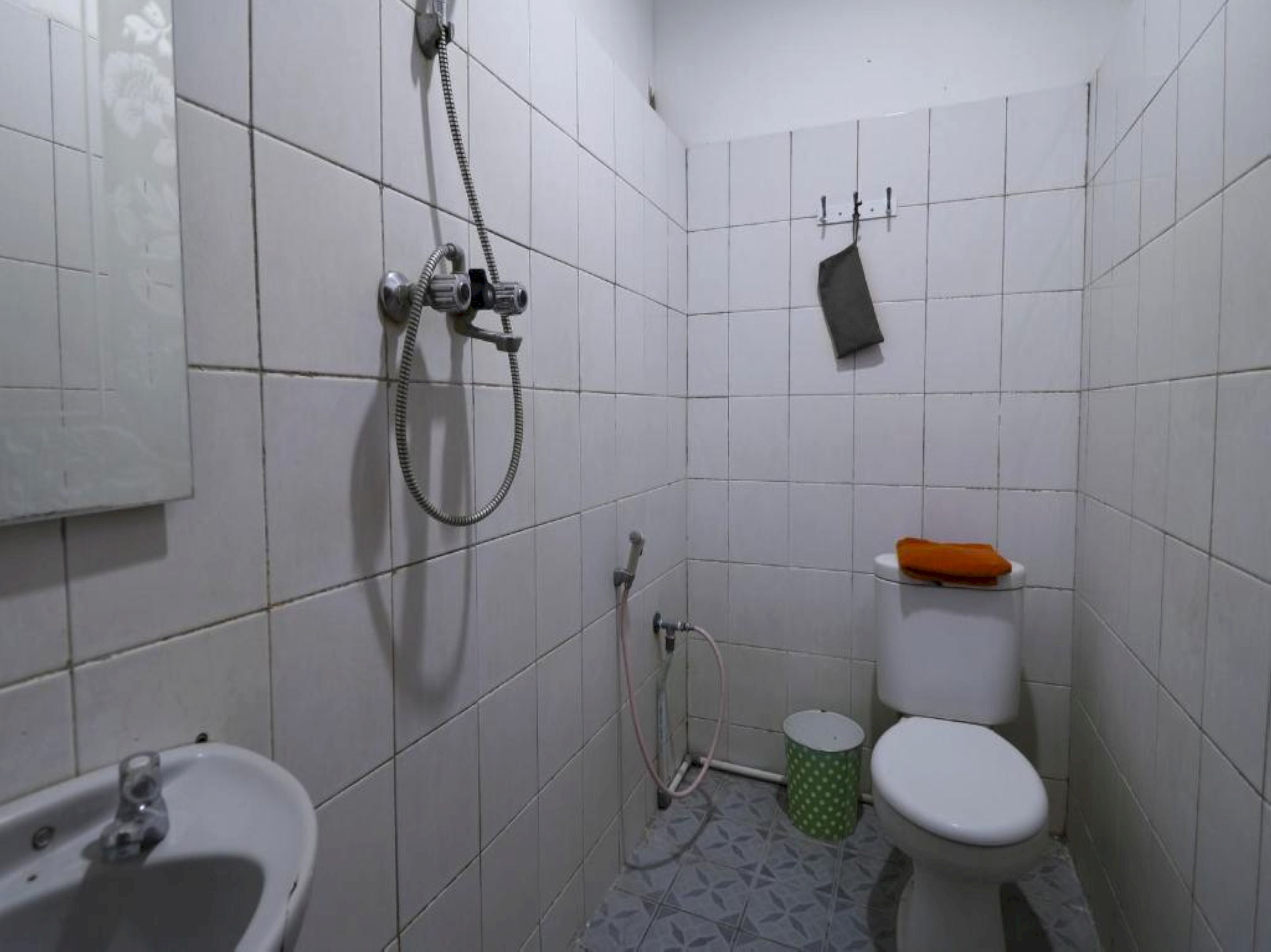 OYO 93168 Permata Ria Hotel